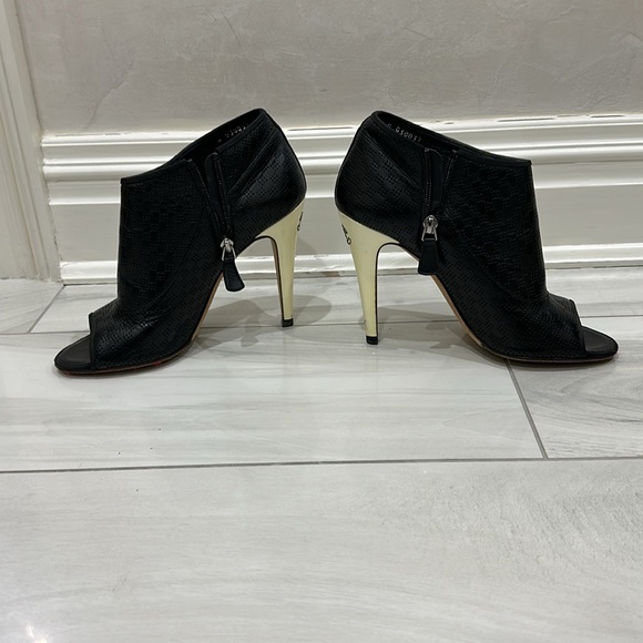 Chanel Booties. Size 40.5. Resoled bottom. No box only dustbag. Final sale - Picture 2 of 4
